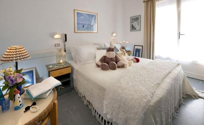 Hotel Solitude Riccione Kültér fotó