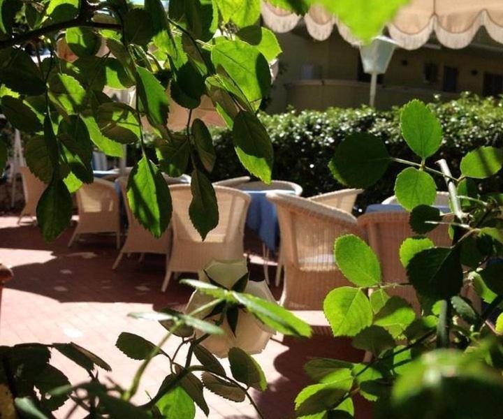 Hotel Solitude Riccione Kültér fotó